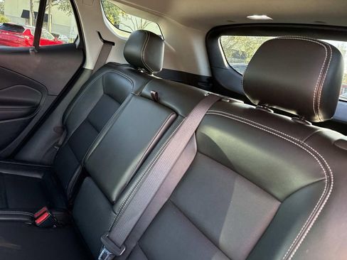 Used 2023 GMC Terrain SLT image 15