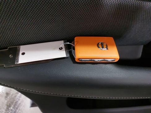 Used 2022 Volvo XC60 B6 R-Design w/ Advanced Package image 37