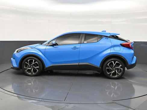 Used 2019 Toyota C-HR XLE image 2