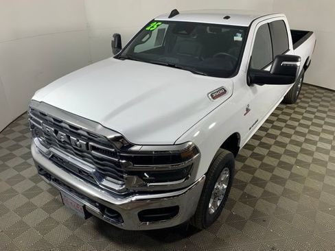 Used 2025 RAM 3500 Big Horn AWD/4WD image 17