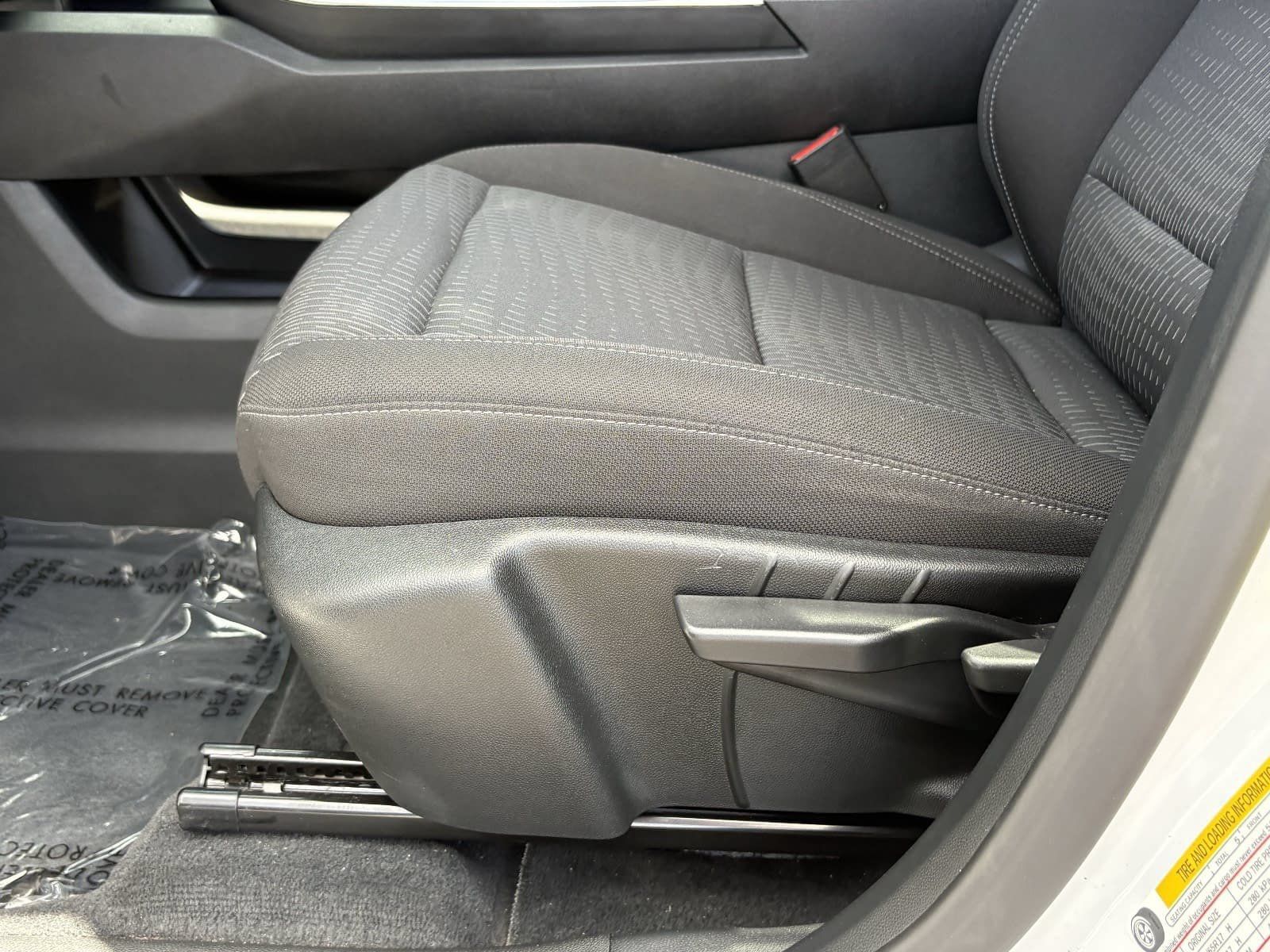 Used 2026 Chevrolet Equinox LT FWD image 24