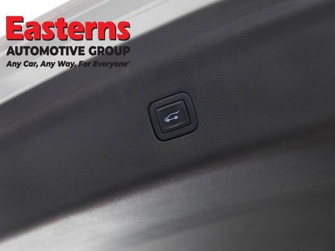 Used 2020 Buick Enclave Essence image 24