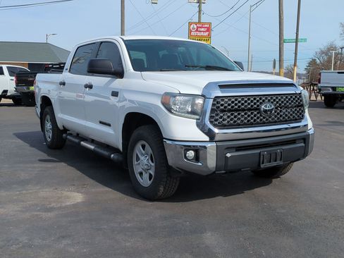 Used 2021 Toyota Tundra SR5 w/ SR5 Upgrade Package AWD/4WD image 2