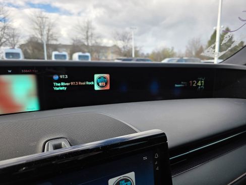 Used 2024 Lincoln Nautilus Reserve w/ Equipment Group 202A image 16