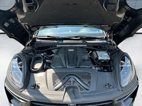 Certified 2025 Porsche Macan S AWD/4WD image 32