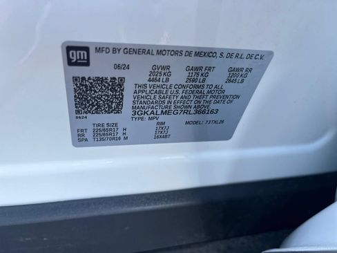 Used 2024 GMC Terrain SLE FWD image 27