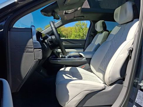 Certified 2026 Cadillac Escalade IQ Luxury 1 AWD/4WD image 13
