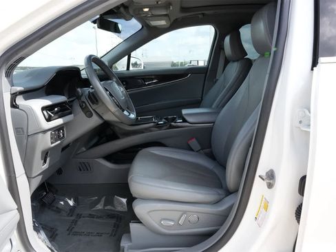 Used 2022 Lincoln Nautilus Reserve w/ Luxury Package image 16