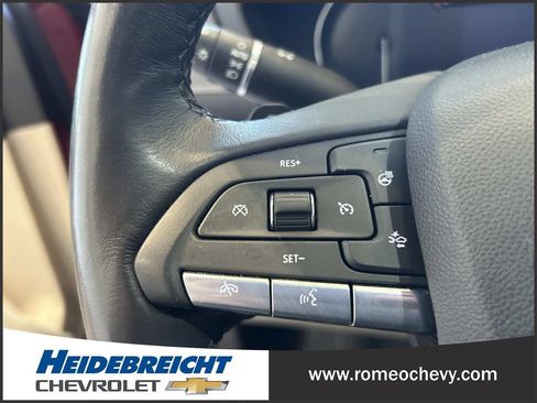 Used 2022 Cadillac XT4 Luxury w/ Cold Weather Package AWD/4WD image 19