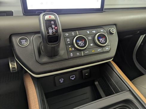 Used 2020 Land Rover Defender 110 HSE AWD/4WD image 71