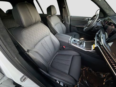 New 2026 BMW X7 M60i w/ Climate Comfort Package image 16