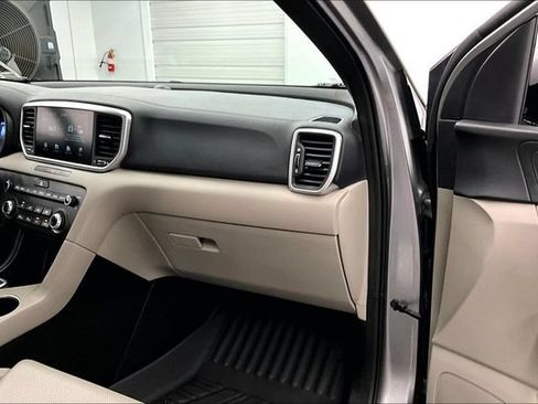 Used 2022 Kia Sportage Nightfall Edition FWD image 18