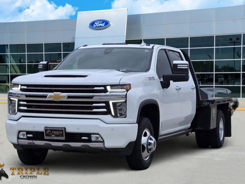 Used 2023 Chevrolet Silverado 3500 High Country w/ Technology Package image 2