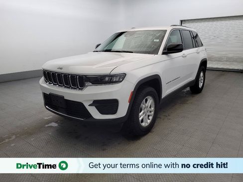 Used 2023 Jeep Grand Cherokee Laredo AWD/4WD image 1
