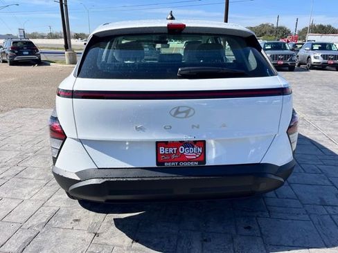 New 2026 Hyundai Kona SE FWD image 6