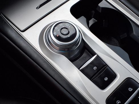 Certified 2024 Ford Explorer XLT RWD image 20