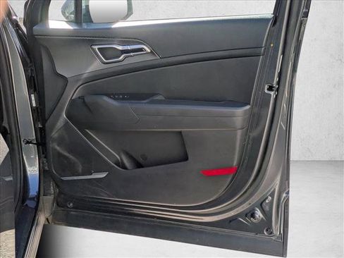 Used 2024 Kia Sportage LX image 16