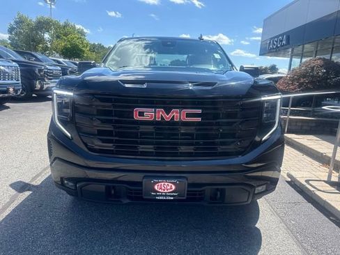 Used 2023 GMC Sierra 1500 Elevation AWD/4WD image 2