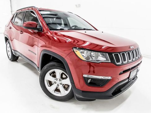 Used 2018 Jeep Compass Latitude w/ Popular Equipment Group AWD/4WD image 10