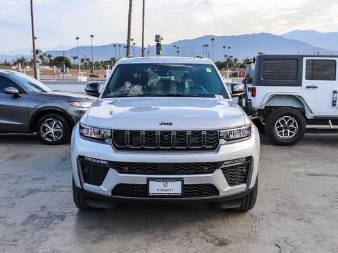 New 2026 Jeep Grand Cherokee Limited AWD/4WD image 3