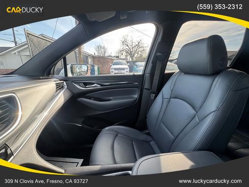Used 2022 Buick Enclave Essence image 17