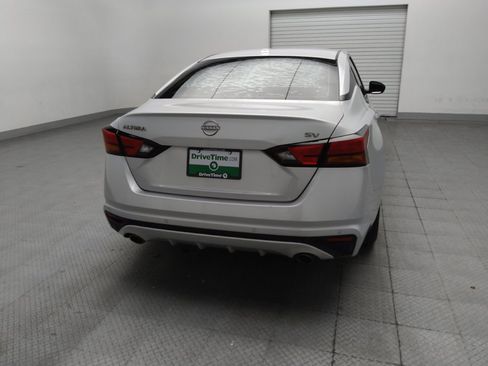 Used 2023 Nissan Altima 2.5 SV w/ SV Premium Package FWD image 7