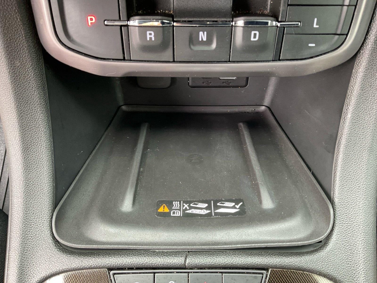 Used 2022 GMC Acadia AT4 w/ Technology Package AWD/4WD image 16