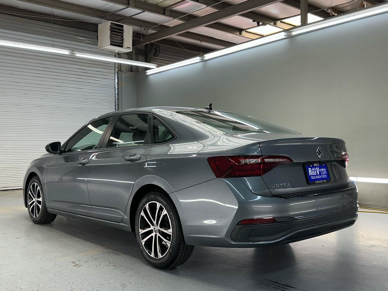 Used 2024 Volkswagen Jetta Sport FWD image 6