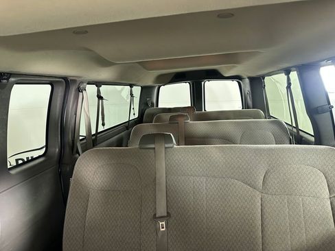 Used 2017 Chevrolet Express 3500 LT w/ LT Preferred Equipment Group RWD image 14