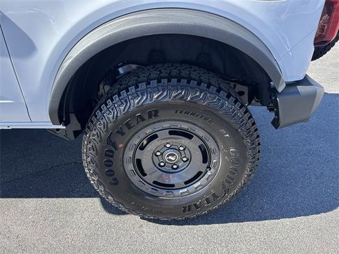 New 2025 Ford Bronco Base w/ Sasquatch Package image 7