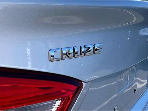 Used 2018 Chevrolet Cruze LS FWD image 30