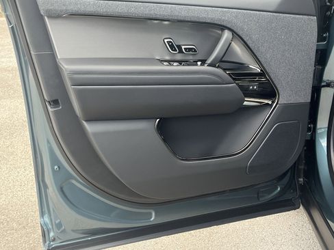 New 2025 Land Rover Range Rover Sport Dynamic SE AWD/4WD image 11