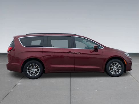 Used 2021 Chrysler Pacifica Touring w/ Cold Weather Group image 7