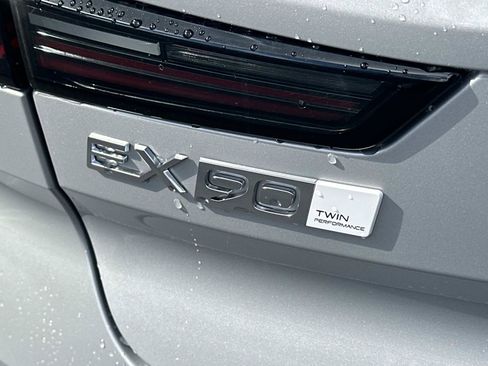 New 2025 Volvo EX90 Ultra image 23