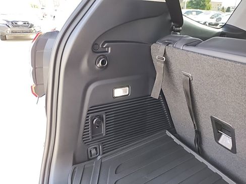 Used 2025 Subaru Ascent Bronze Edition image 57