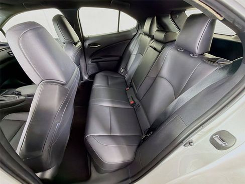 Used 2019 Lexus UX 200 FWD image 25