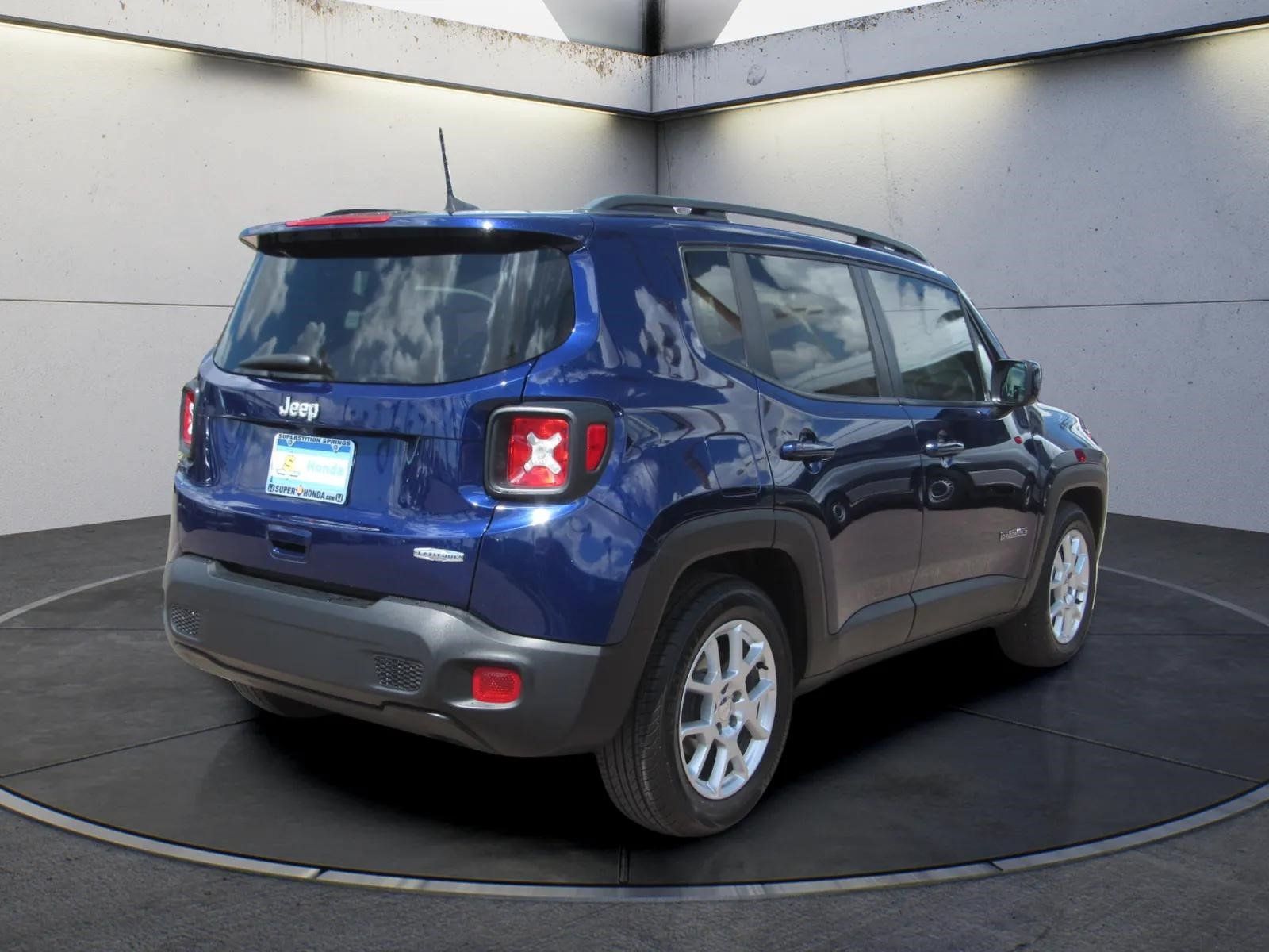 Used 2020 Jeep Renegade Latitude FWD image 5
