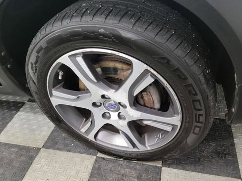 Used 2015 Volvo XC70 T6 Premier Plus image 34