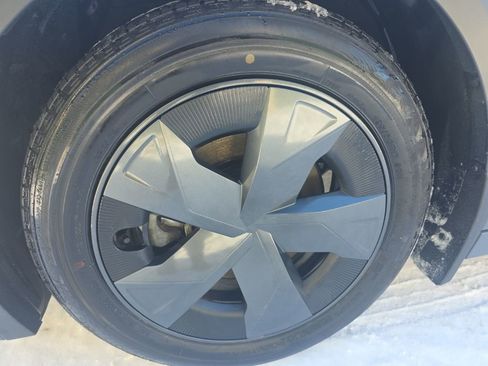 Used 2024 Toyota Prius LE image 11