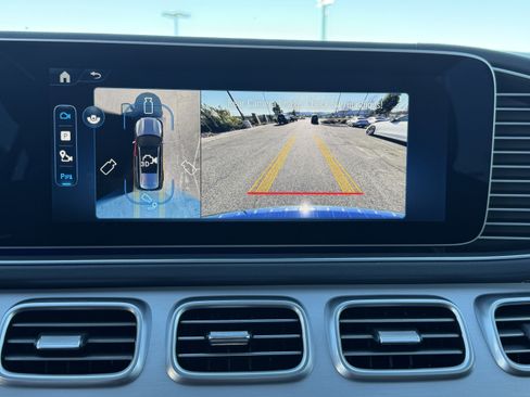 New 2026 Mercedes-Benz GLS 450 4MATIC image 28