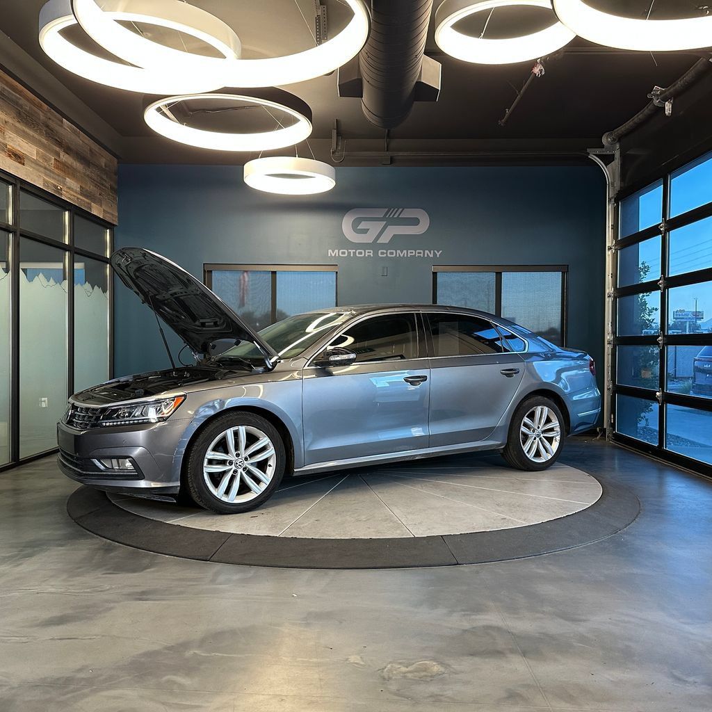 Used 2018 Volkswagen Passat 2.0T SE FWD image 22