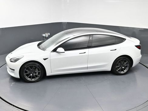Used 2021 Tesla Model 3 Standard Range Plus image 51