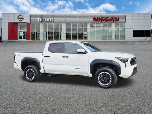 Used 2024 Toyota Tacoma TRD Off-Road AWD/4WD image 3