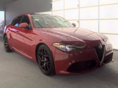Used 2022 Alfa Romeo Giulia Ti w/ Active Assist Plus Package RWD image 18