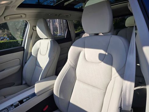 New 2026 Volvo XC60 T8 Ultra w/ Protection Package Premier image 21