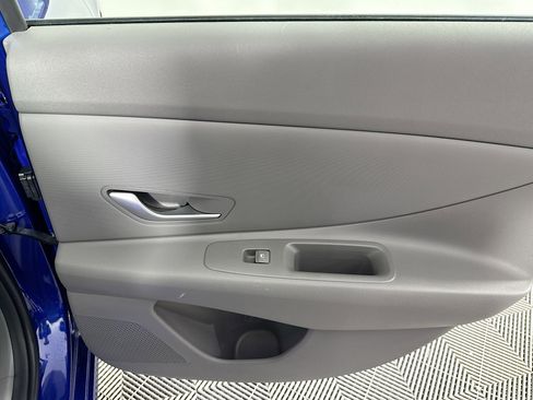 Used 2023 Hyundai Elantra SE image 26