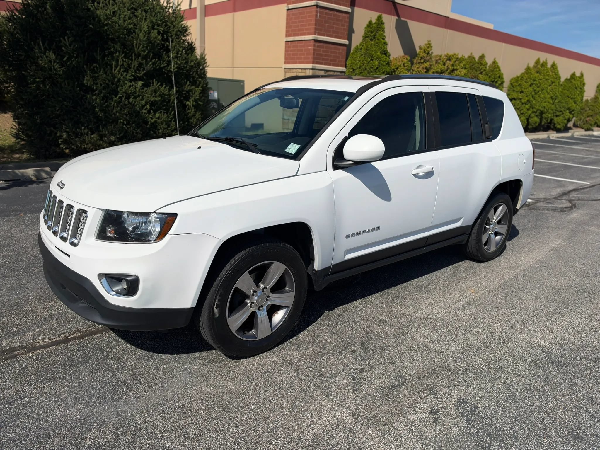Used 2016 Jeep Compass High Altitude FWD image 1