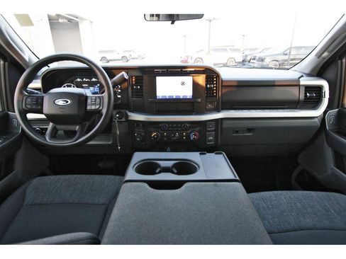 Used 2024 Ford F250 XLT image 9