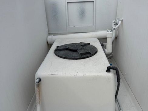 Used 2015 Nissan Frontier SV image 15