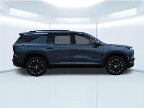 New 2026 Chevrolet Traverse LT w/ Sun and Wheel Package FWD image 7